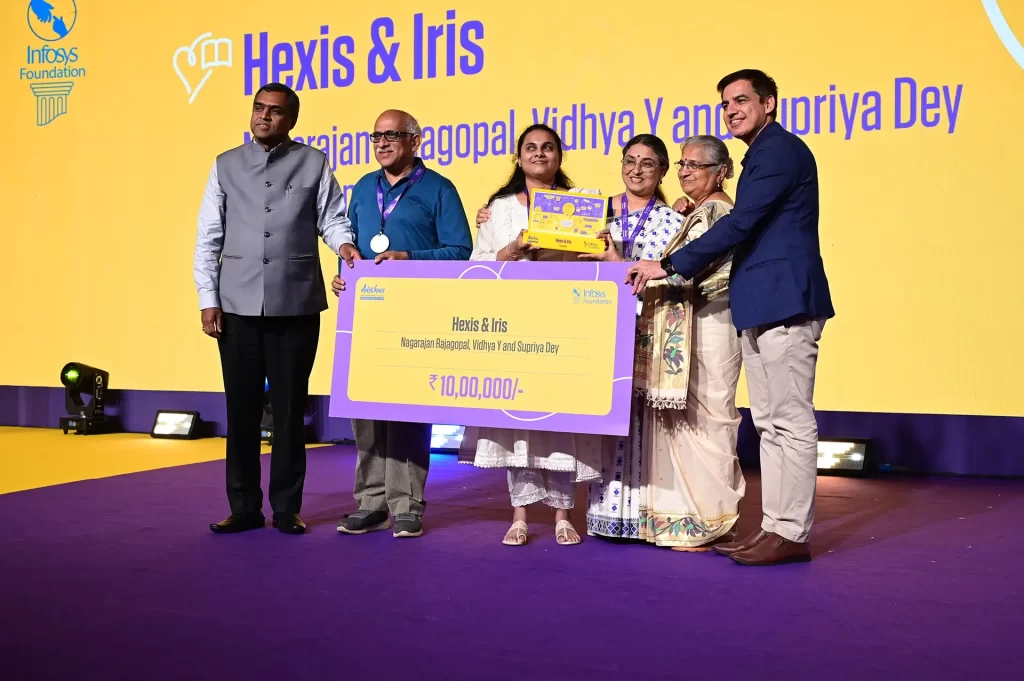 Group picture of Vembi receiving Infosys Foundation’s Aarohan Social Innovation Awards for Hexis & Iris